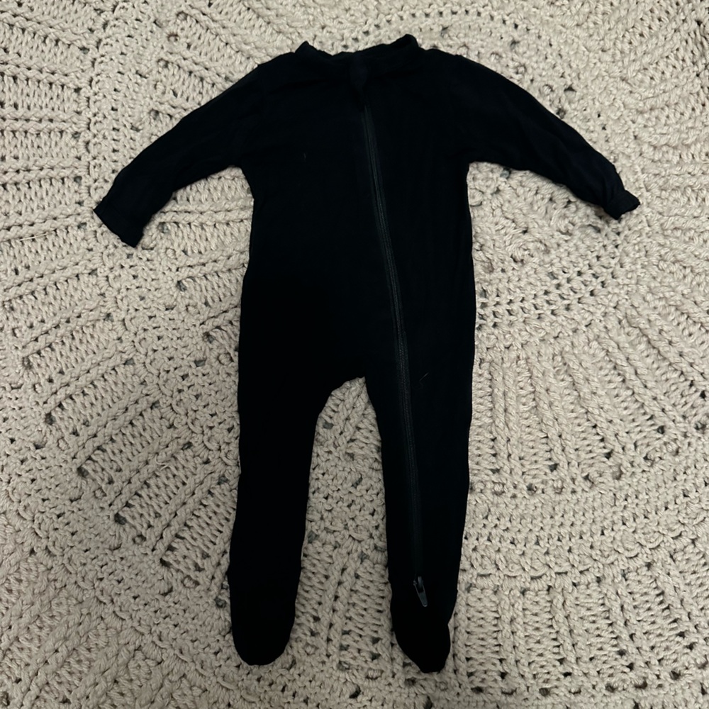 Kyte BABY Black Kids Pajama